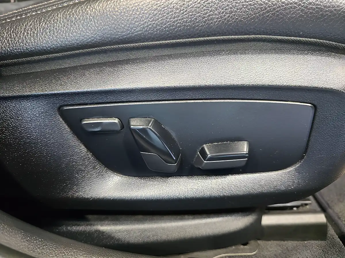 Used 2018 BMW 5 Series M Sport Touring Blue - Interior and Exterior details 20