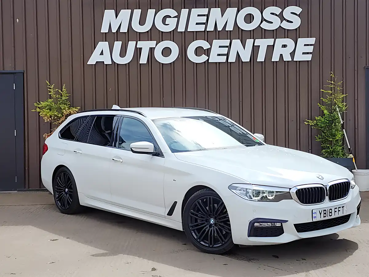 Used 2018 BMW 5 Series M Sport Touring White - Front View