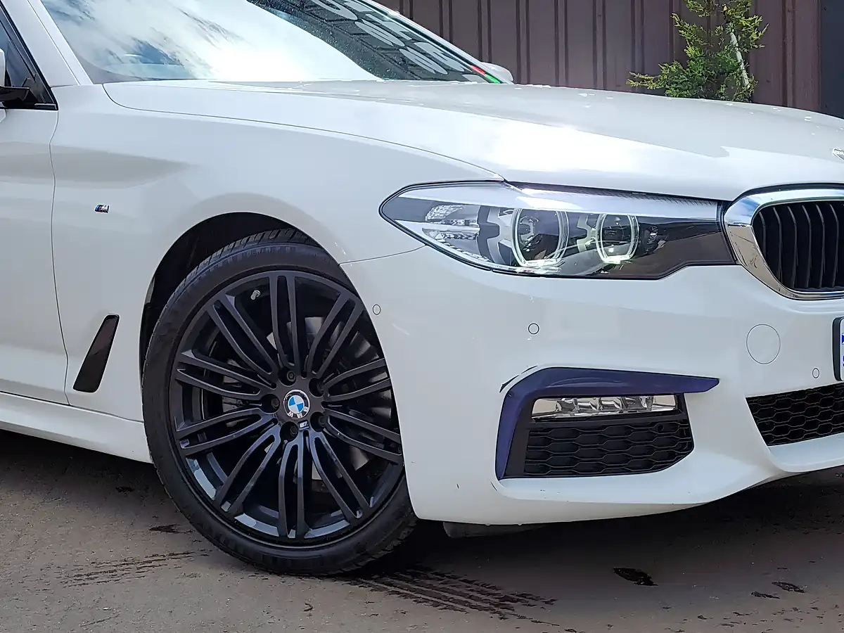 Used 2018 BMW 5 Series M Sport Touring White - Interior and Exterior details 2