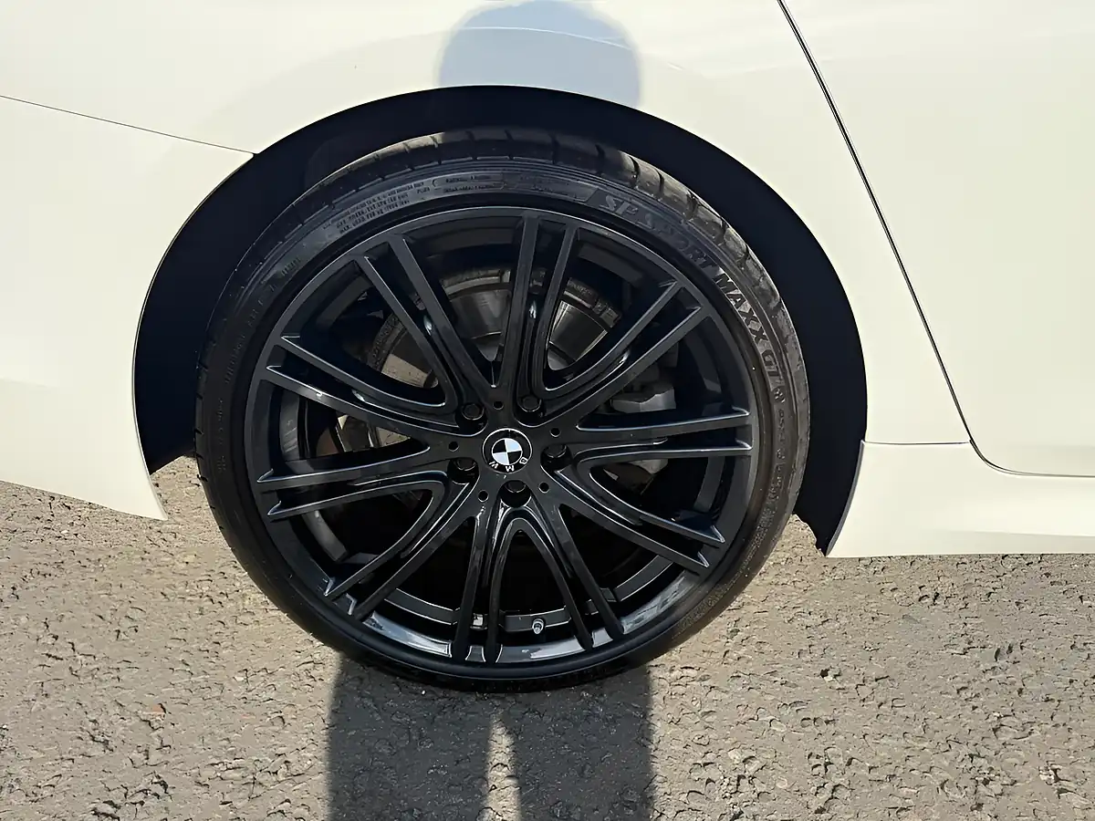 Used 2018 BMW 5 Series M Sport Touring White - Interior and Exterior details 19