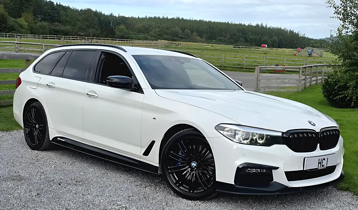 Used 2018 BMW 5 Series M Sport Touring White - Front View