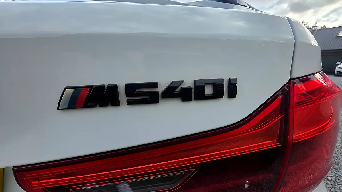 Used 2018 BMW 5 Series M Sport Touring White - Interior and Exterior details 7