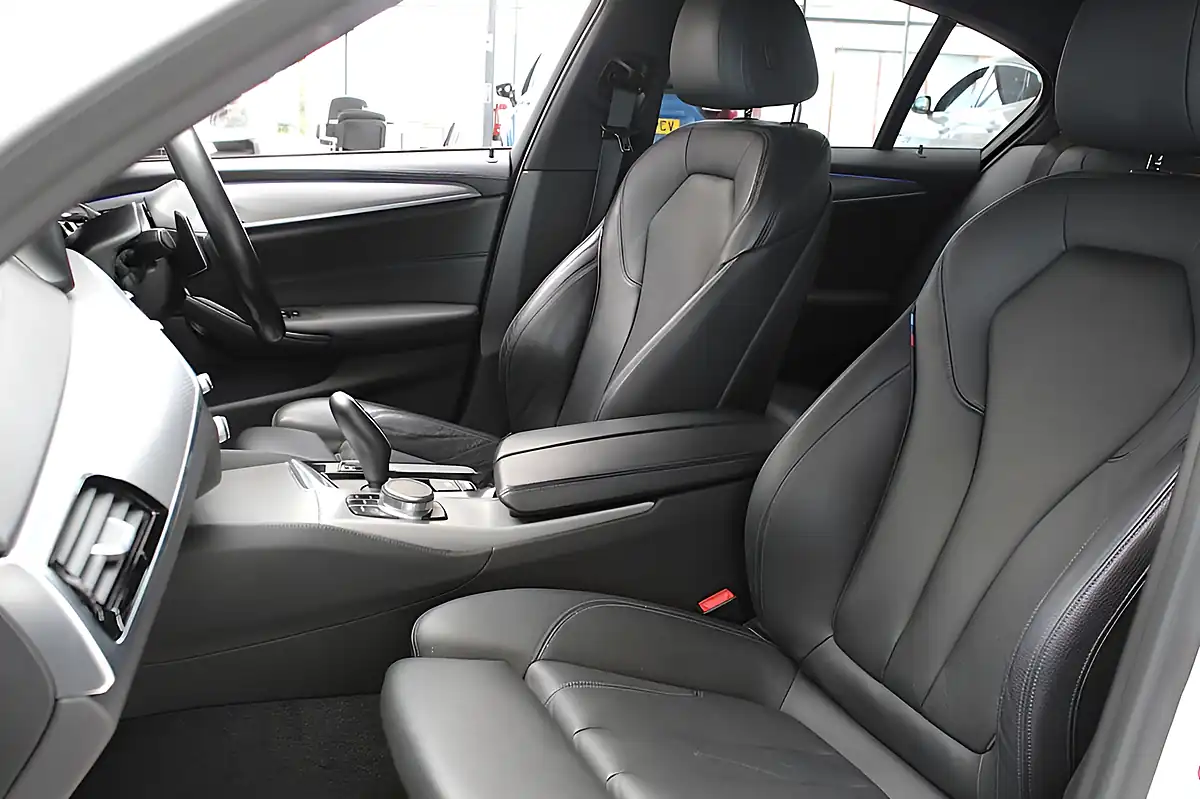 Used 2018 BMW 5 Series M Sport White - Interior and Exterior details 13