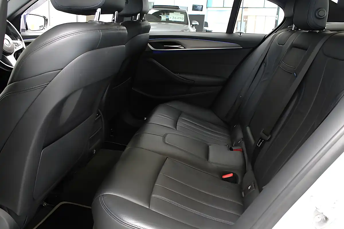 Used 2018 BMW 5 Series M Sport White - Interior and Exterior details 14