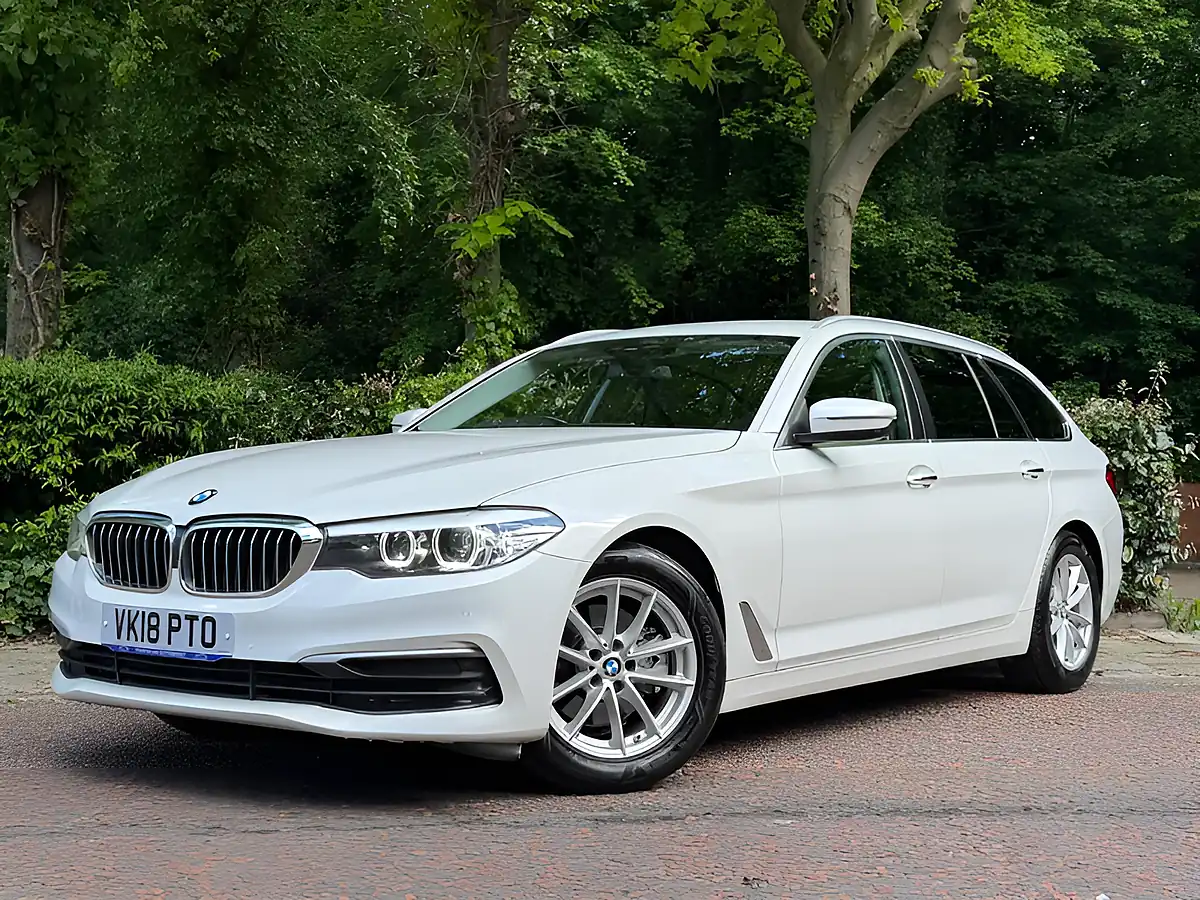 Used 2018 BMW 5 Series Se Arctic White - Interior and Exterior details 10