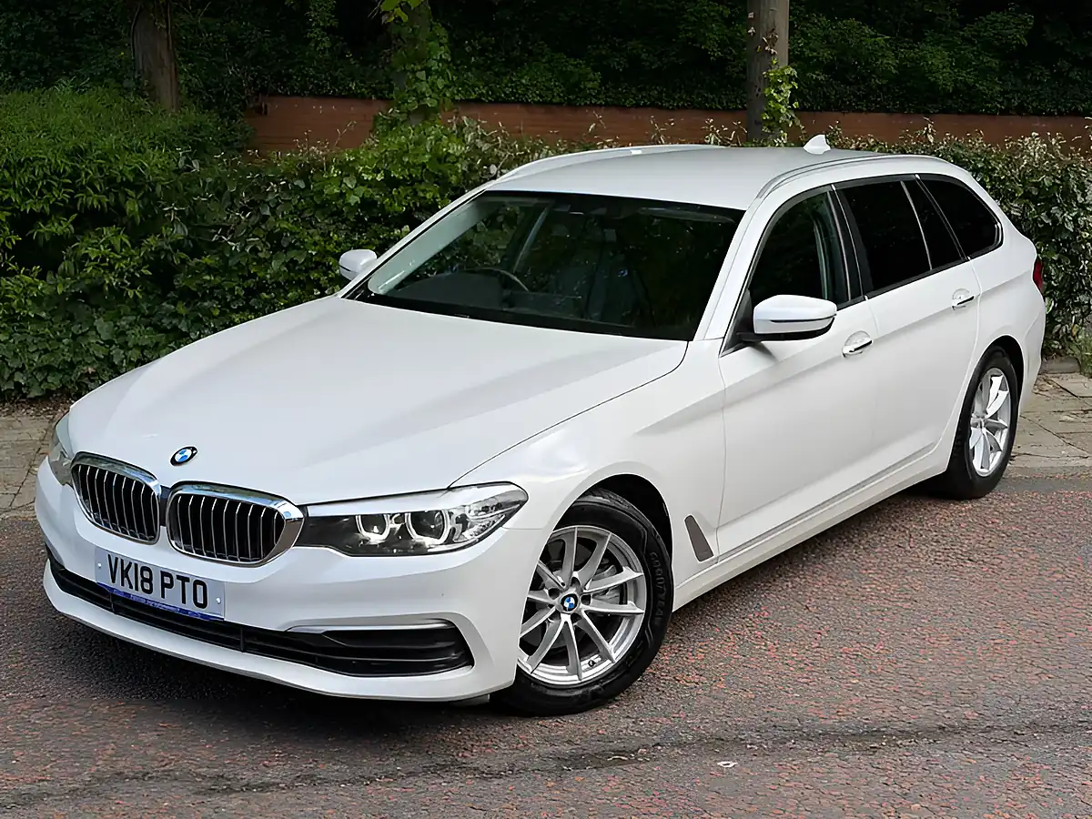 Used 2018 BMW 5 Series Se Arctic White - Interior and Exterior details 11