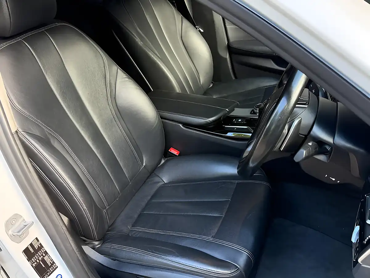 Used 2018 BMW 5 Series Se Arctic White - Interior and Exterior details 14