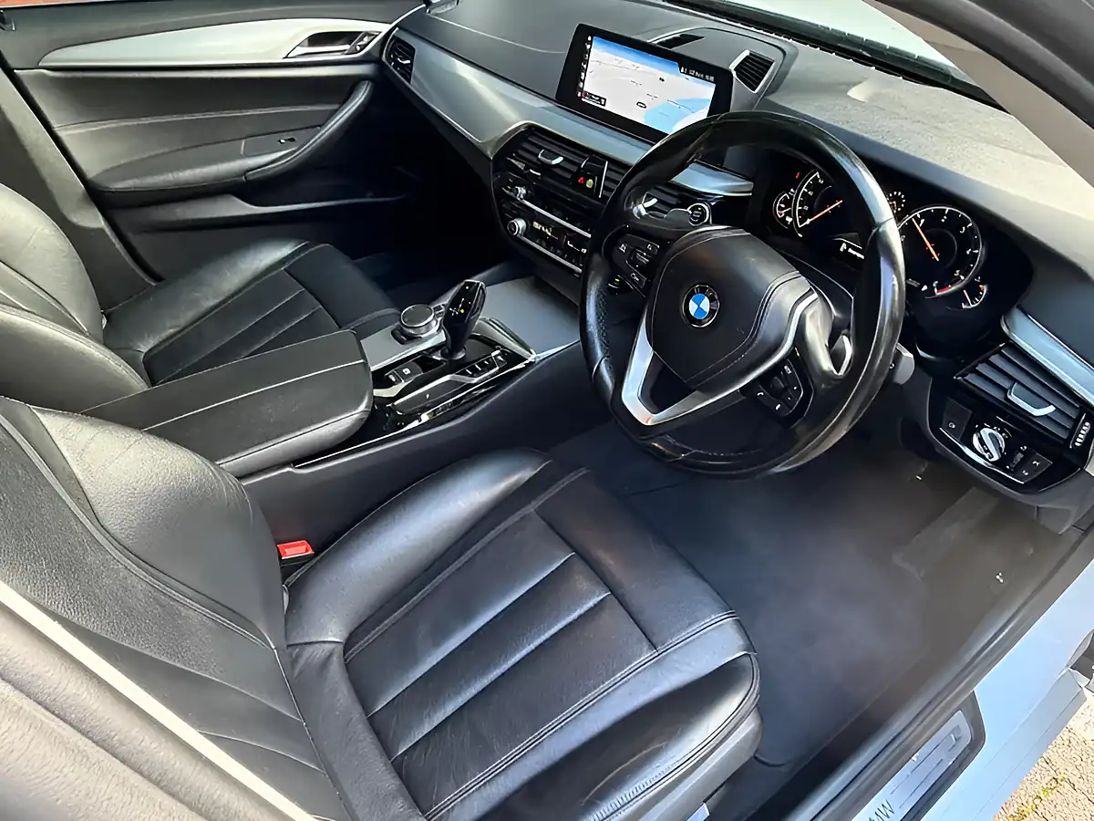 Used 2018 BMW 5 Series Se Arctic White - Interior and Exterior details 15