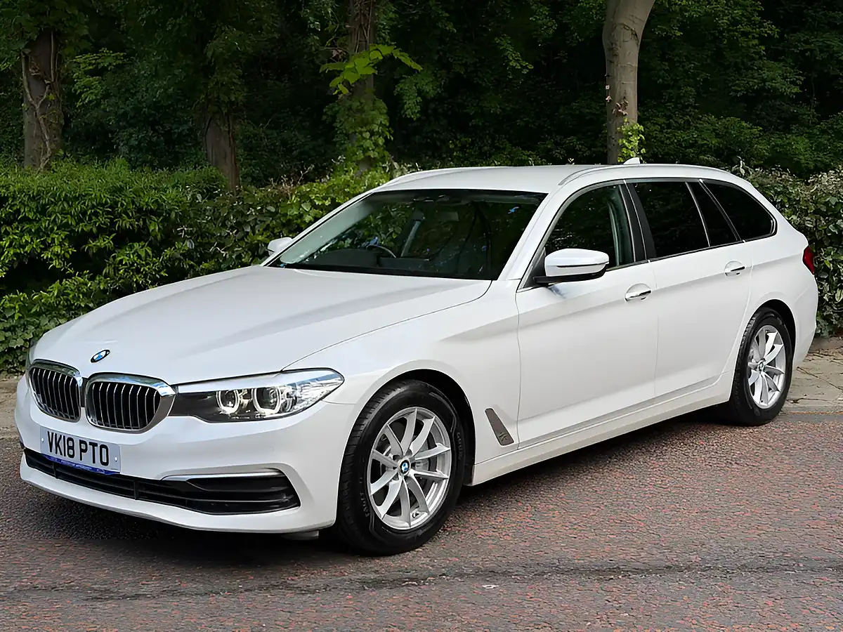 Used 2018 BMW 5 Series Se Arctic White - Interior and Exterior details 8
