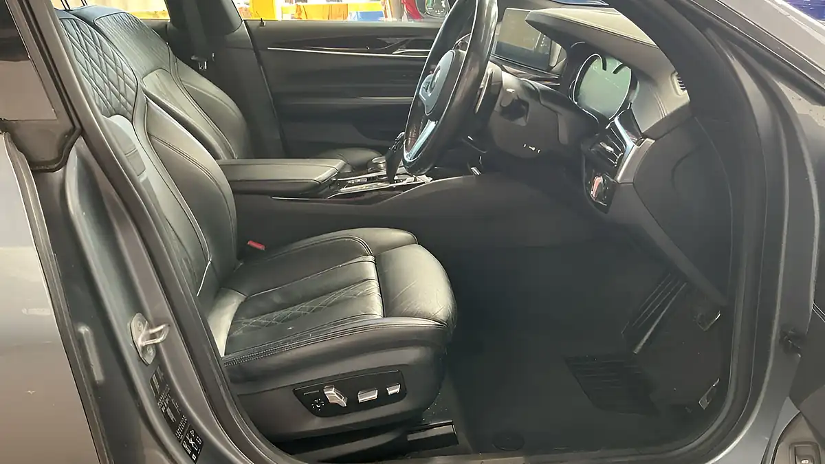 Used 2018 BMW 6 Series Gran Turismo M Sport Bluestone - Interior and Exterior details 8