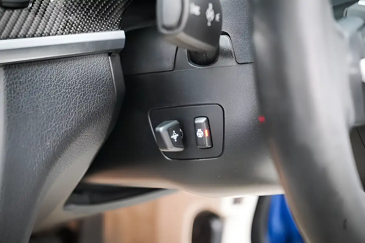 Used 2018 BMW 6 Series M Sport Sonic Speed Blue - Interior and Exterior details 16