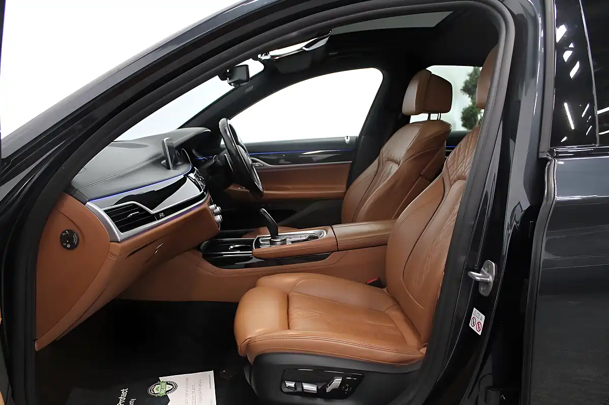 Used 2018 BMW 7 Series M Sport Grey - Interior and Exterior details 18