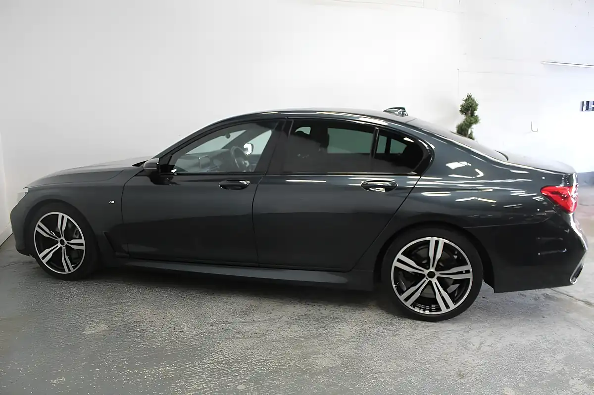 Used 2018 BMW 7 Series M Sport Grey - Interior and Exterior details 7