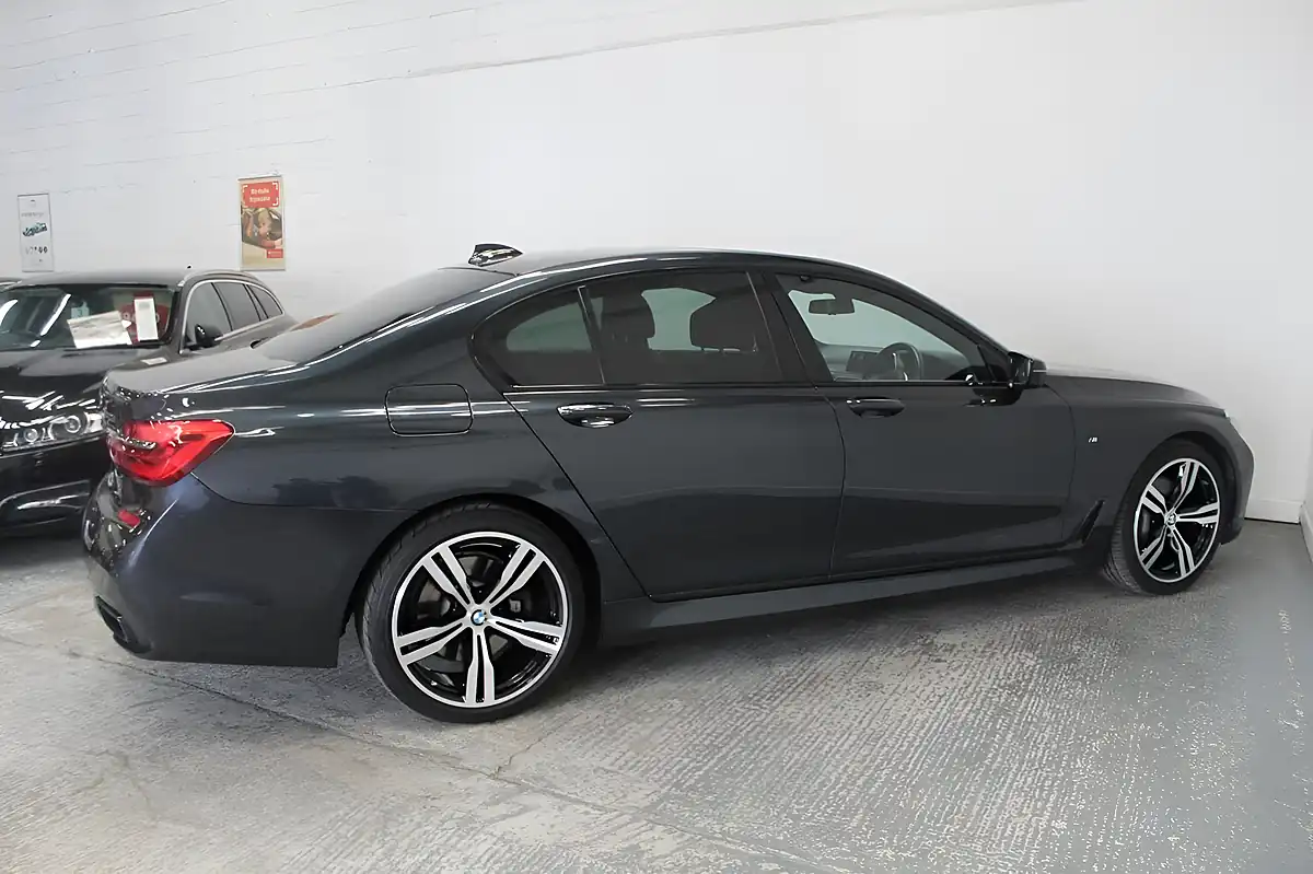 Used 2018 BMW 7 Series M Sport Grey - Interior and Exterior details 8
