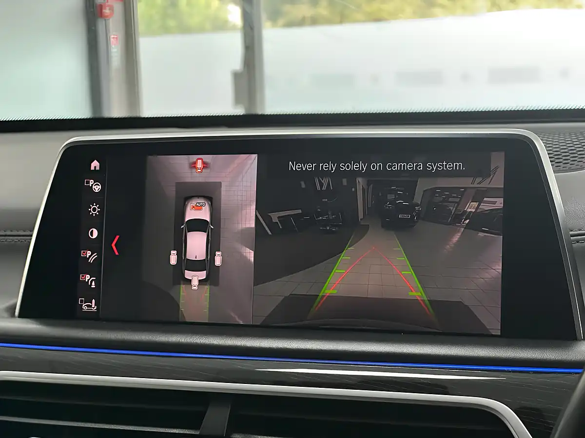 Used 2018 BMW 7 Series M Sport Grey - Interior and Exterior details 16