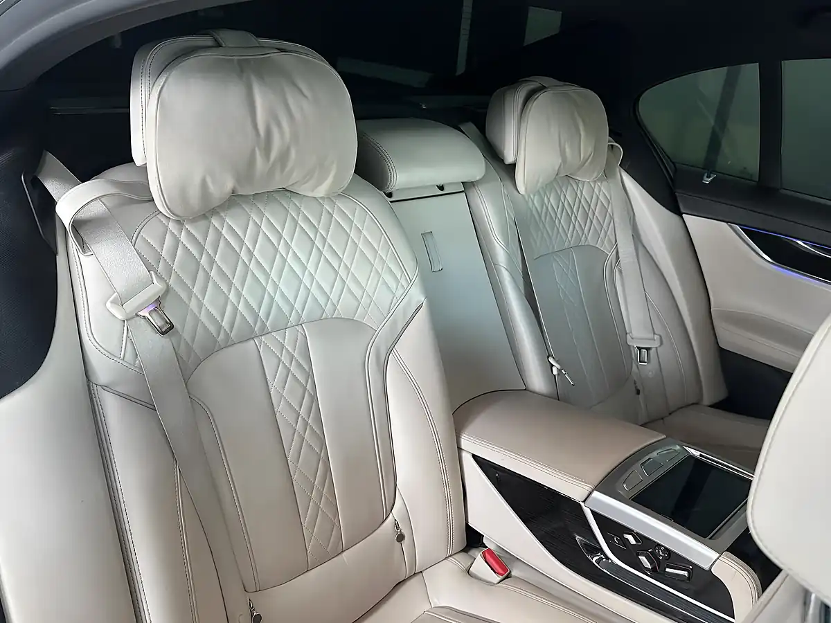 Used 2018 BMW 7 Series M Sport Grey - Interior and Exterior details 18