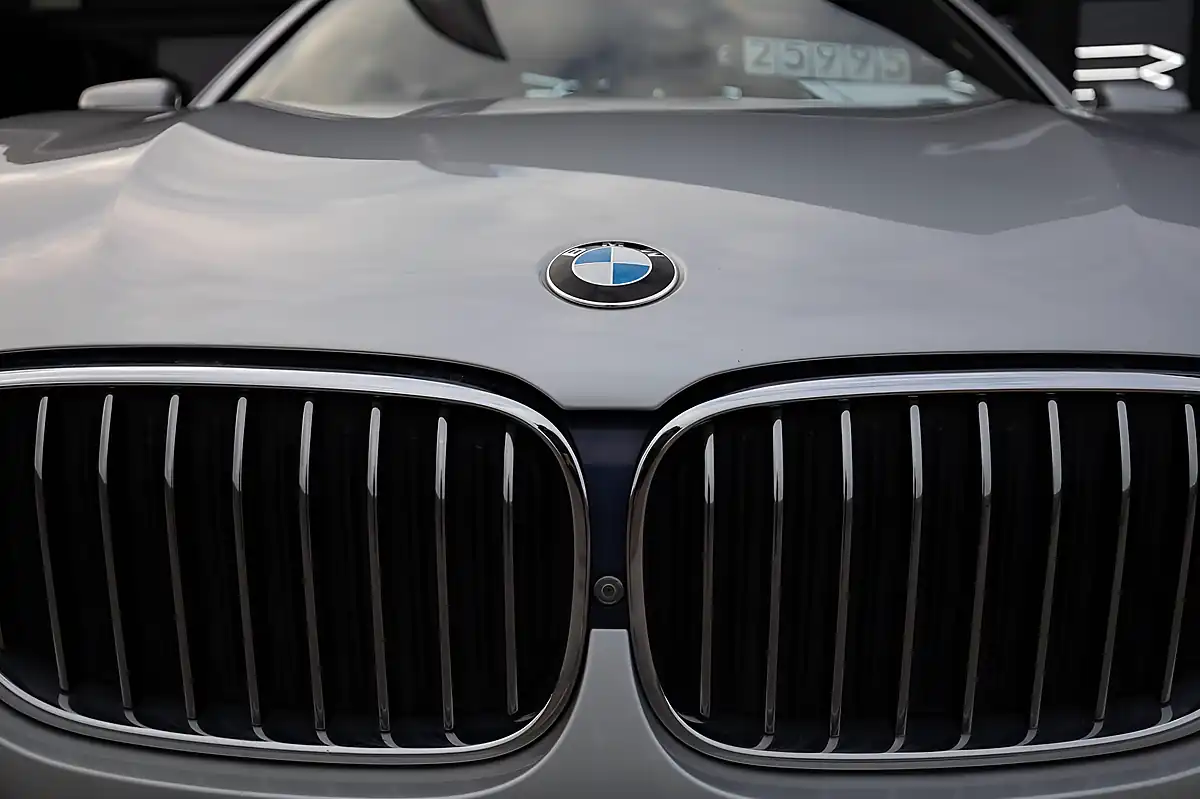 Used 2018 BMW 7 Series M Sport Silver - Interior and Exterior details 10