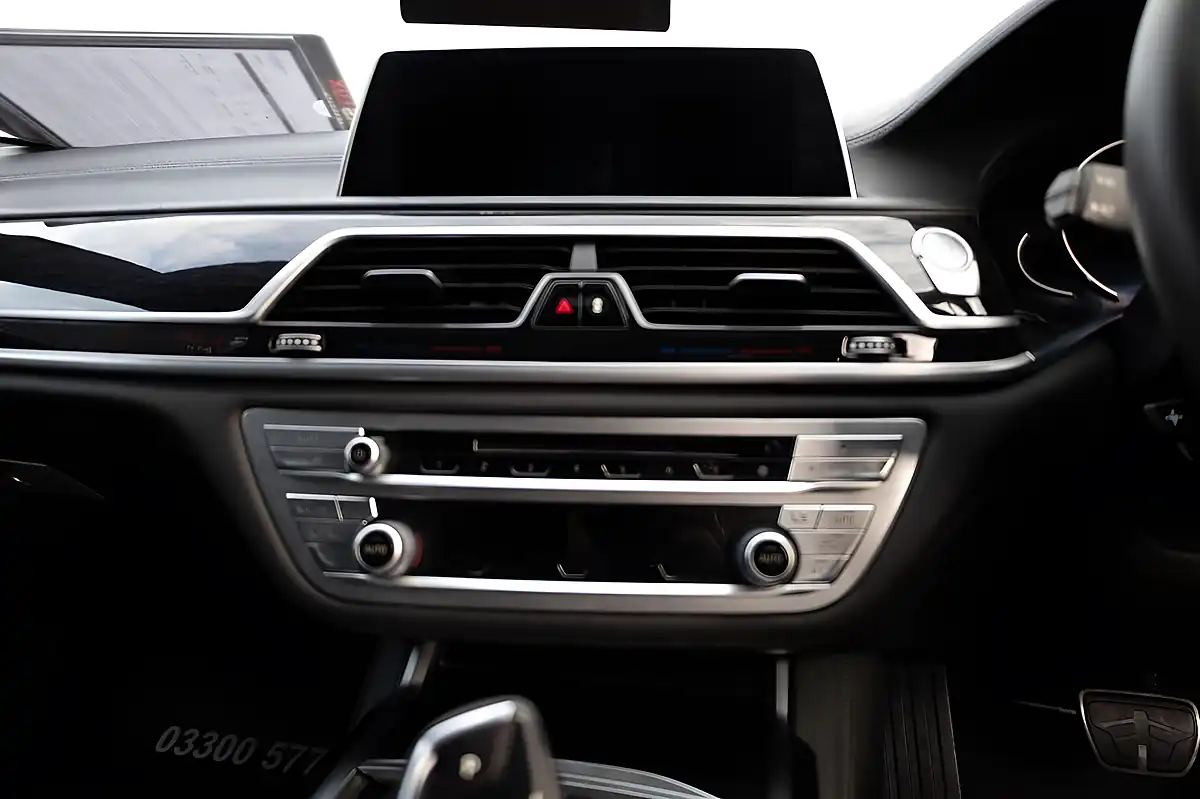Used 2018 BMW 7 Series M Sport Silver - Interior and Exterior details 15