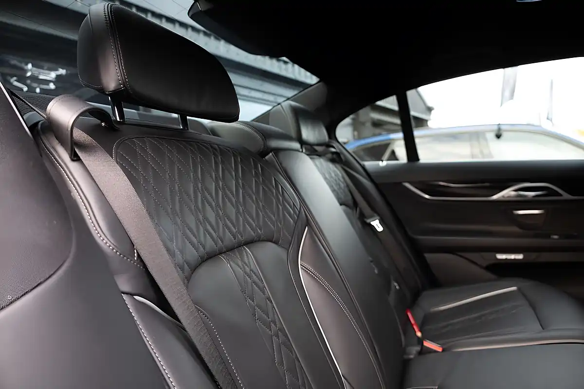 Used 2018 BMW 7 Series M Sport Silver - Interior and Exterior details 18