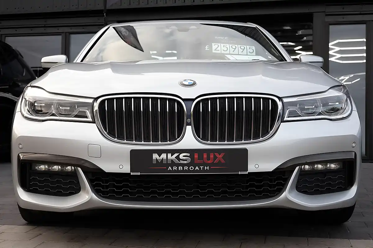 Used 2018 BMW 7 Series M Sport Silver - Interior and Exterior details 4