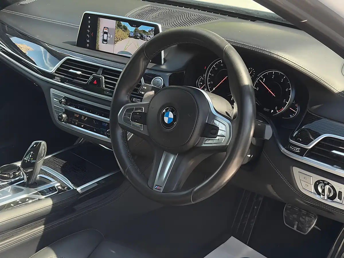 Used 2018 BMW 7 Series M Sport White - Interior and Exterior details 10