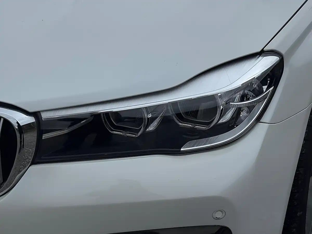 Used 2018 BMW 7 Series M Sport White - Interior and Exterior details 19