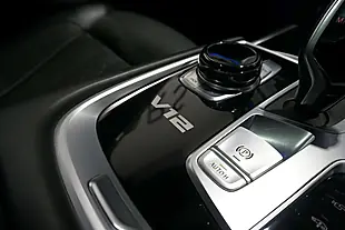 Used 2018 BMW 7 Series M760L Glacier Silver - Interior and Exterior details 14