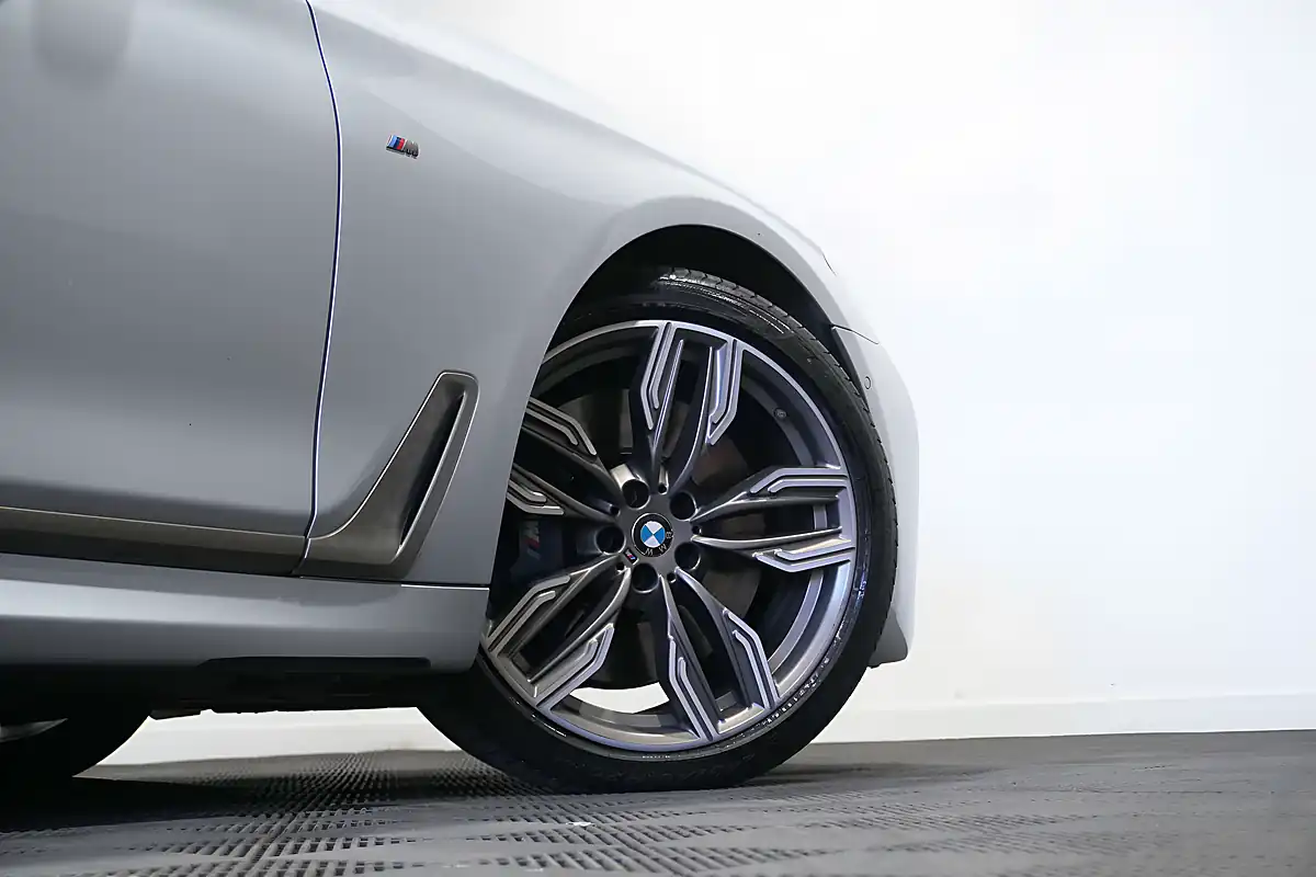 Used 2018 BMW 7 Series M760L Glacier Silver - Interior and Exterior details 15