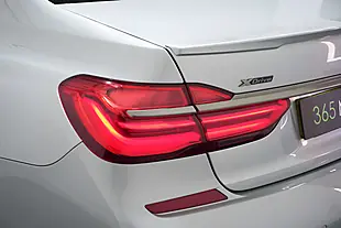 Used 2018 BMW 7 Series M760L Glacier Silver - Interior and Exterior details 17