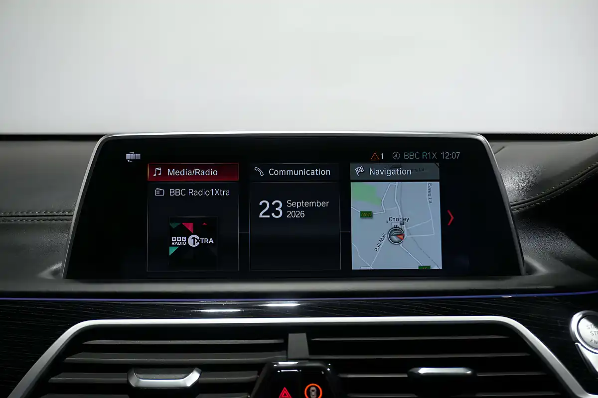 Used 2018 BMW 7 Series M760L Glacier Silver - Interior and Exterior details 19