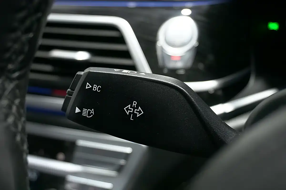 Used 2018 BMW 7 Series M760L Glacier Silver - Interior and Exterior details 20