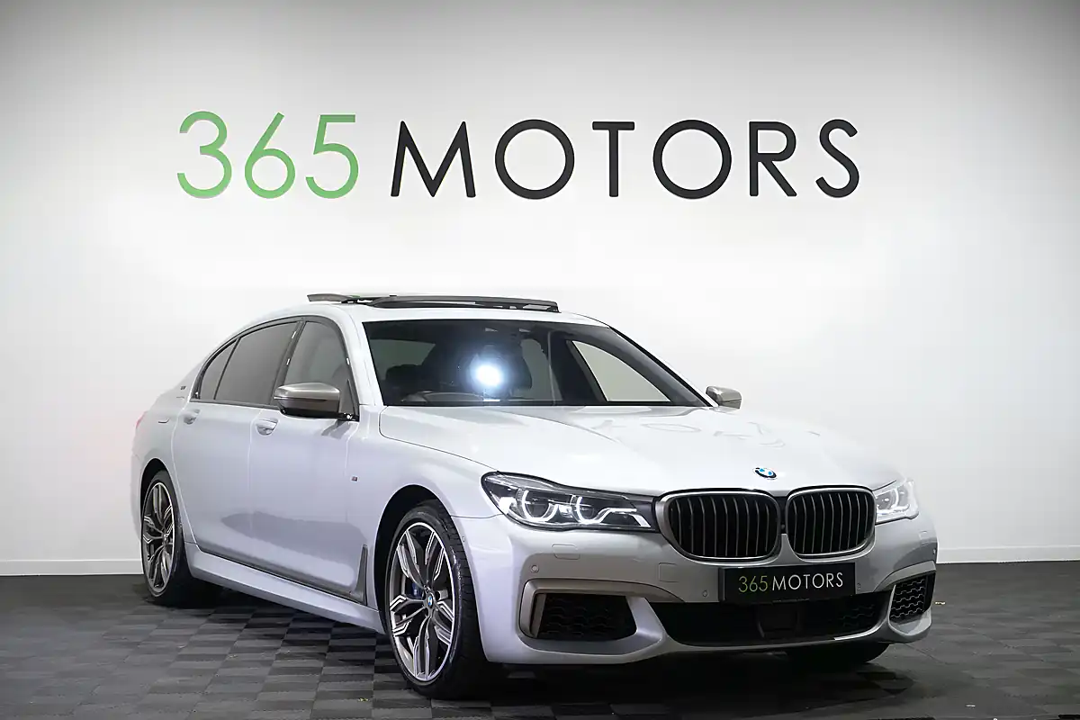Used 2018 BMW 7 Series M760L Glacier Silver - Interior and Exterior details 3