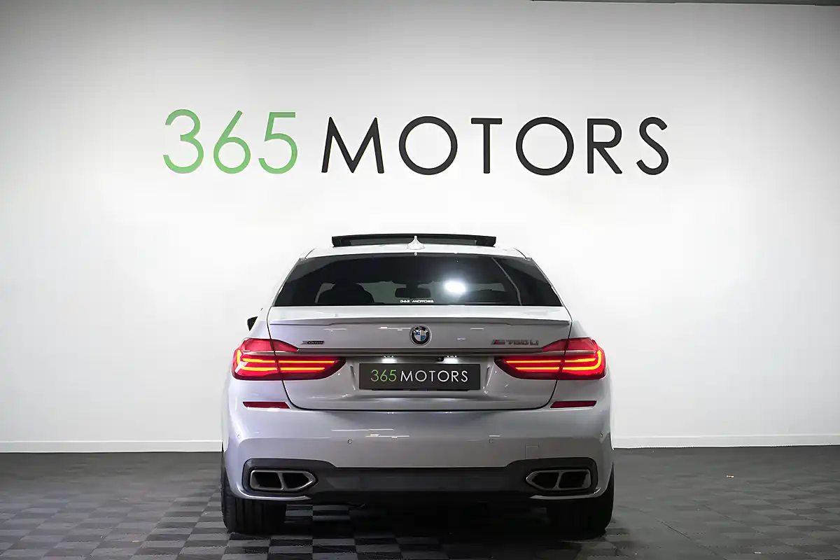 Used 2018 BMW 7 Series M760L Glacier Silver - Interior and Exterior details 9