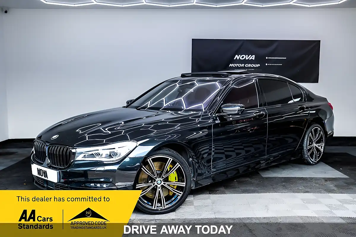 Used 2018 BMW 7 Series M760Li Black - Front View
