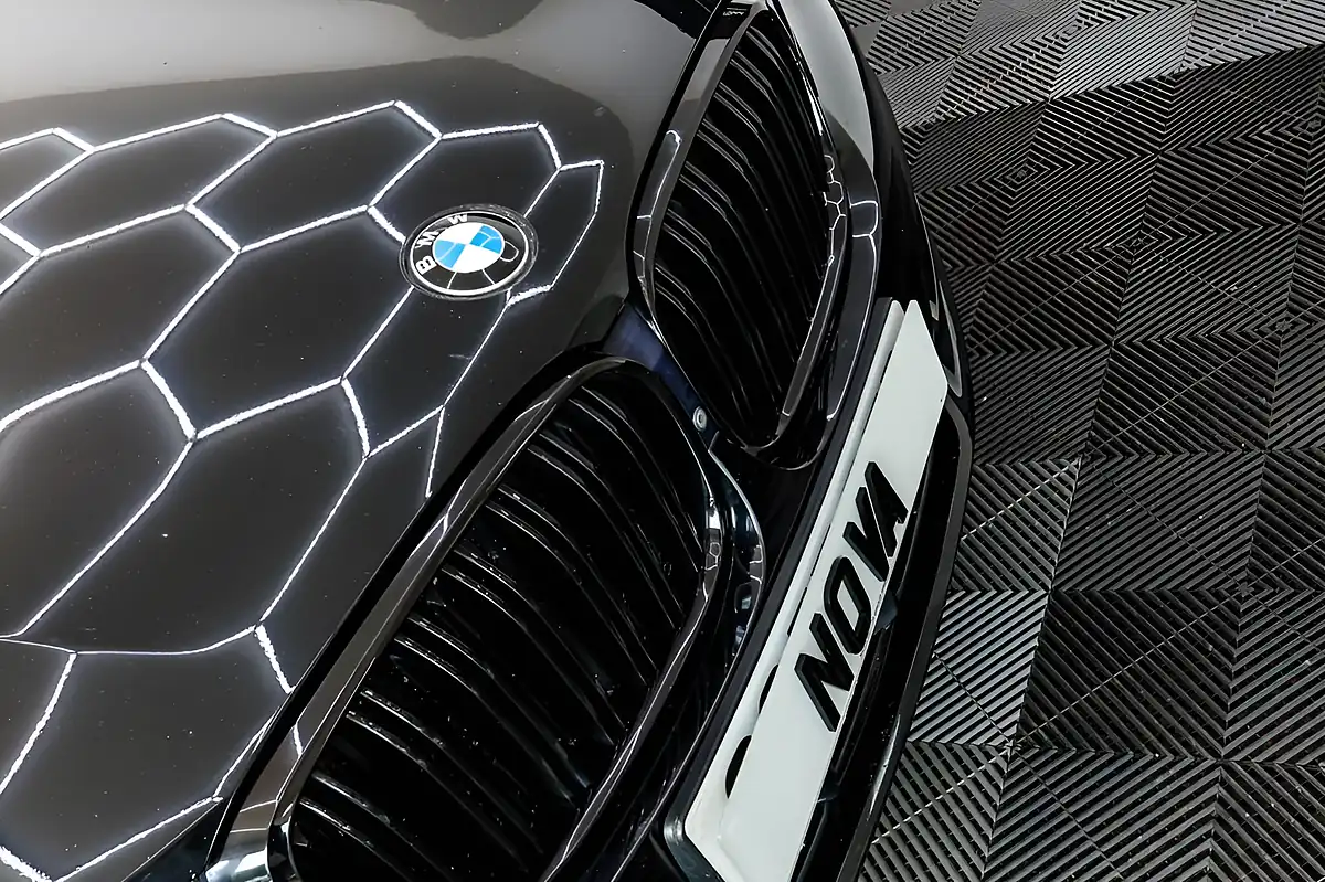 Used 2018 BMW 7 Series M760Li Black - Interior and Exterior details 11