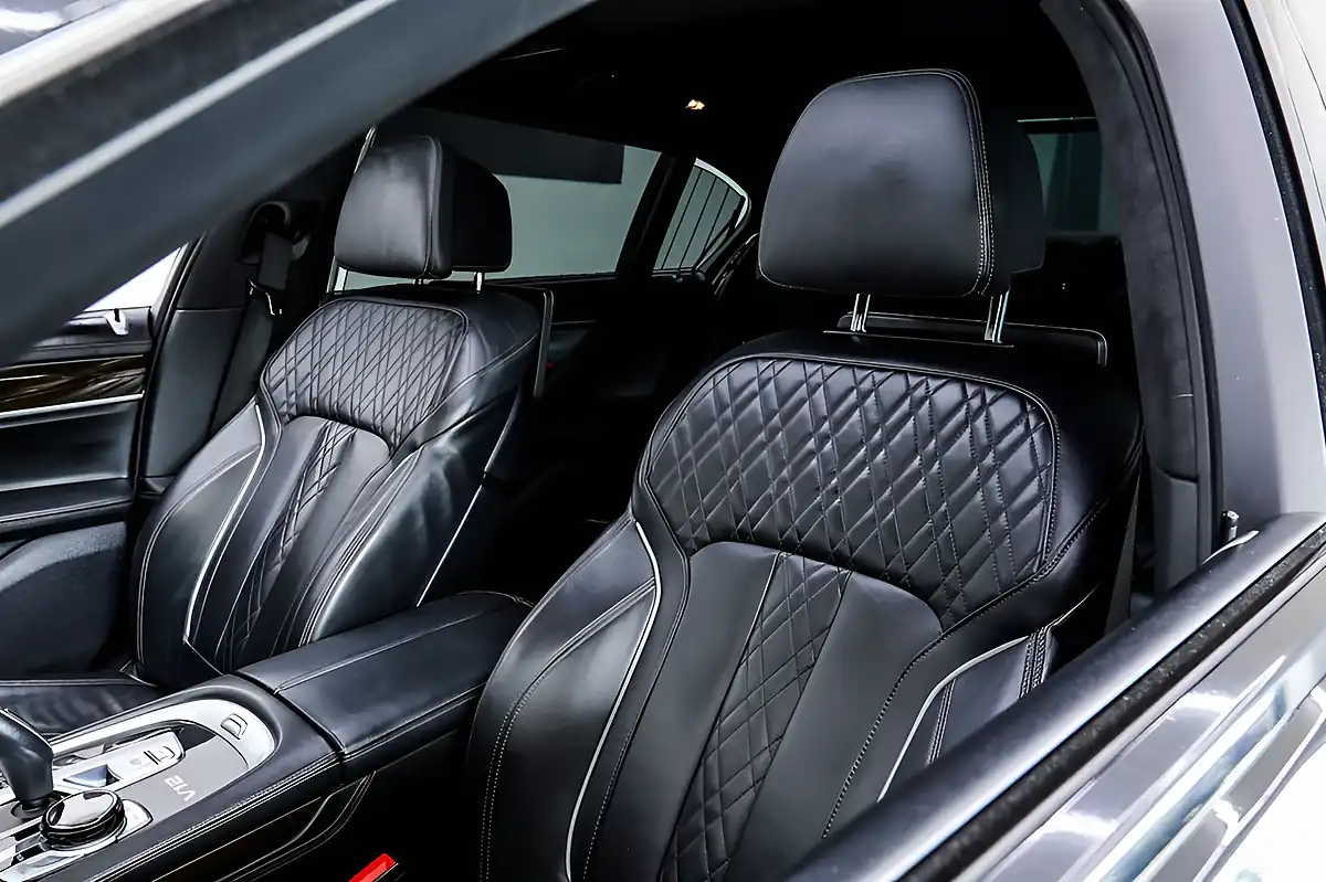 Used 2018 BMW 7 Series M760Li Black - Interior and Exterior details 12