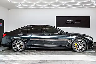 Used 2018 BMW 7 Series M760Li Black - Interior and Exterior details 5