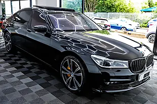 Used 2018 BMW 7 Series M760Li Black - Interior and Exterior details 9