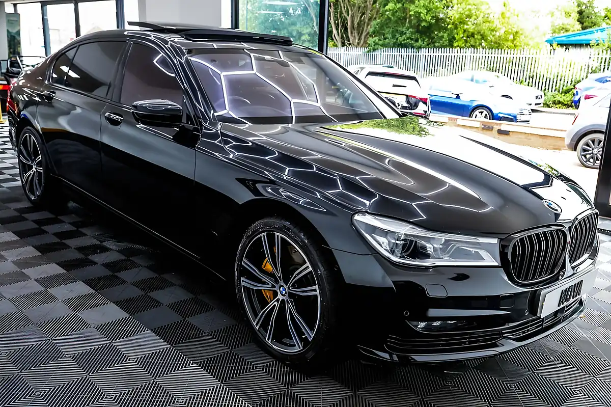 Used 2018 BMW 7 Series M760Li Black - Interior and Exterior details 9