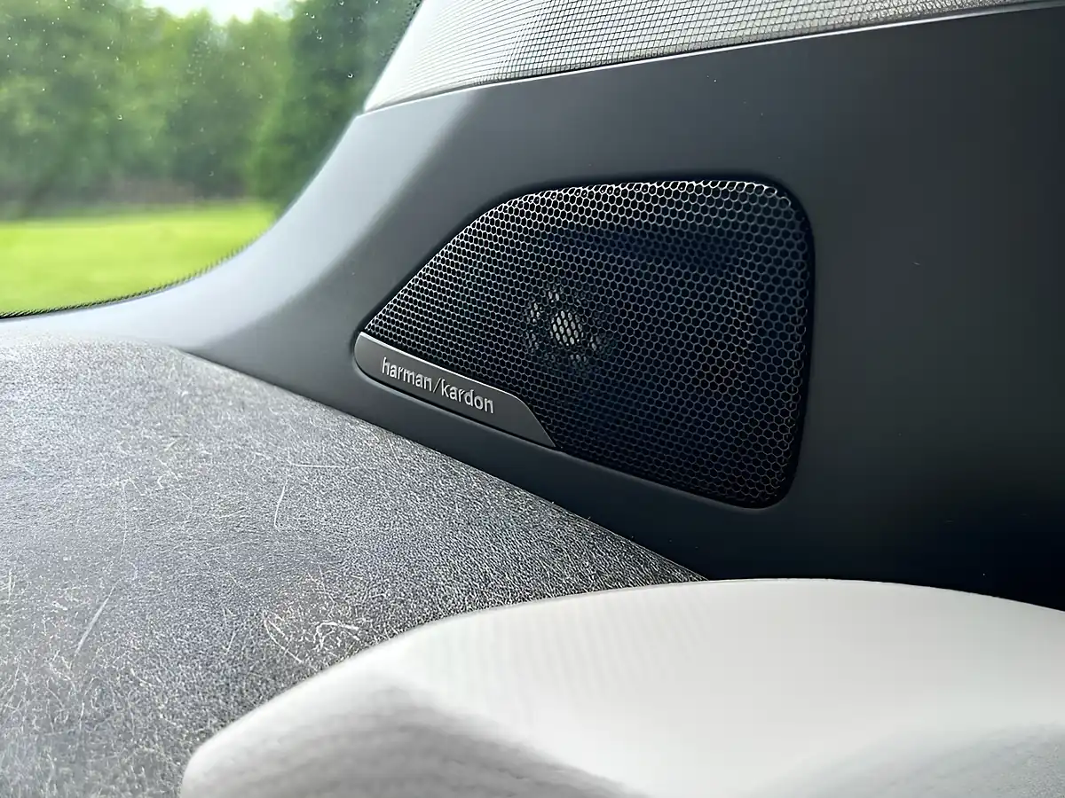 Used 2018 BMW I3 S White - Interior and Exterior details 15