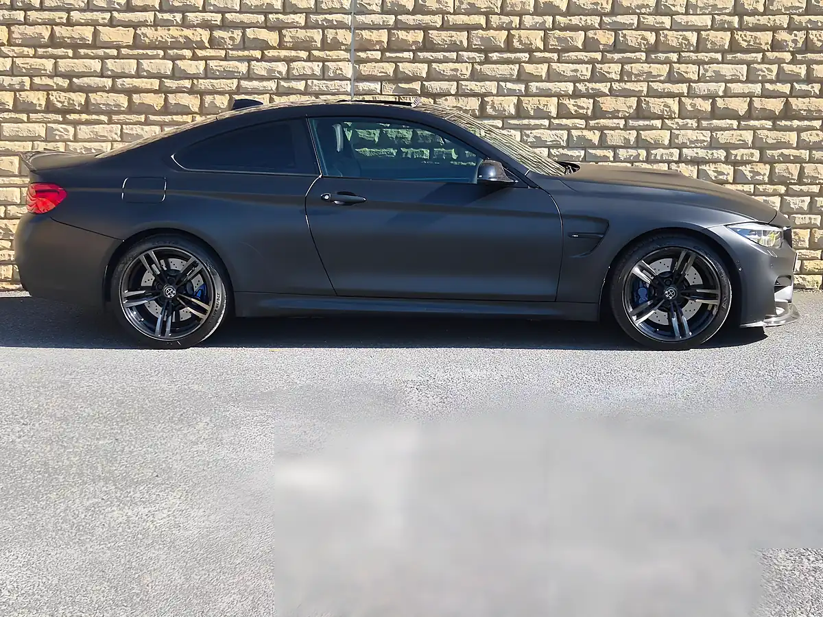 Used 2018 BMW M4 Competition Black - Interior and Exterior details 15