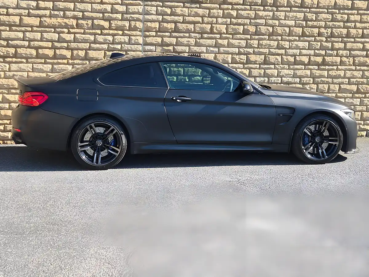 Used 2018 BMW M4 Competition Black - Interior and Exterior details 16