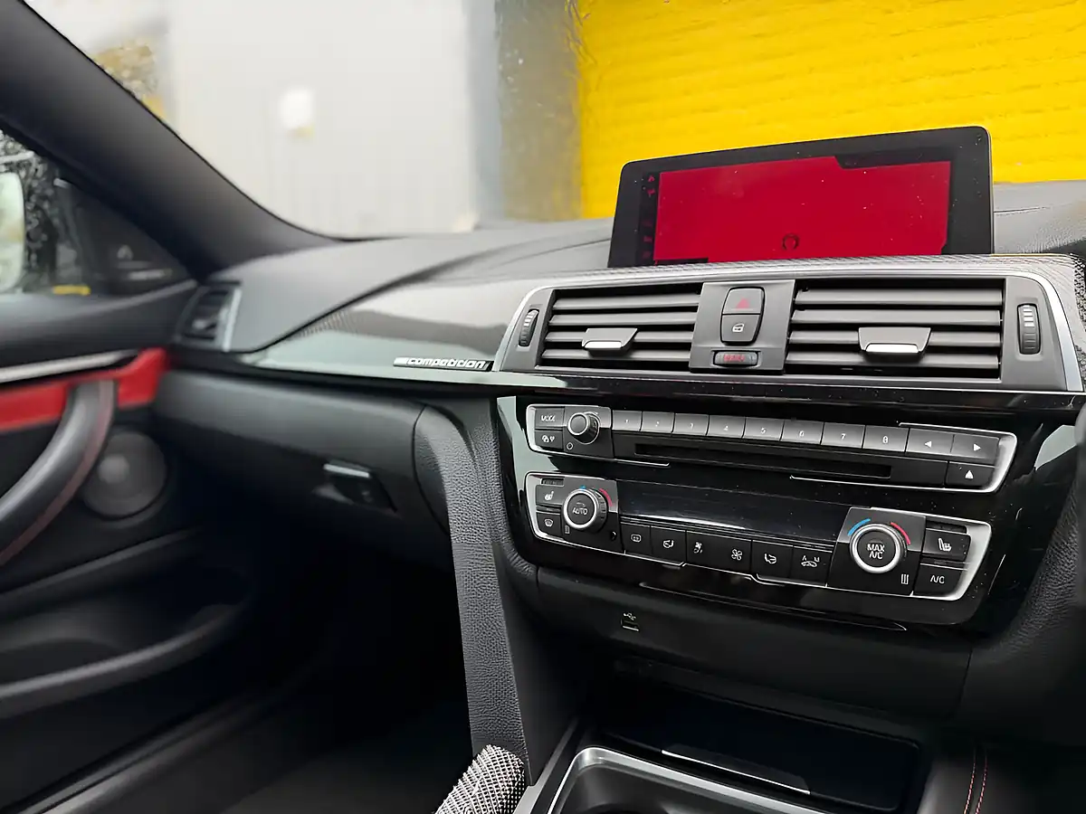Used 2018 BMW M4 Competition White - Interior and Exterior details 18