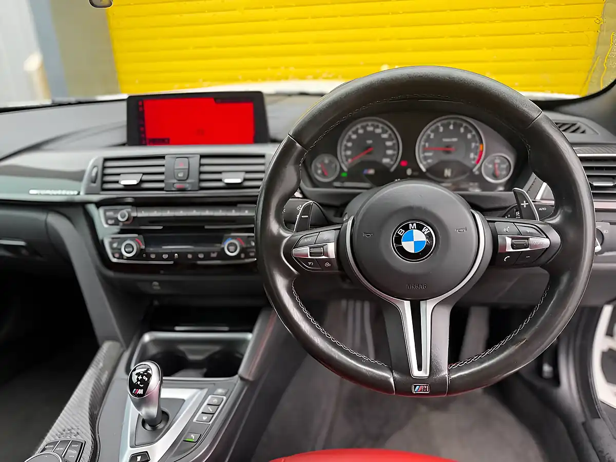 Used 2018 BMW M4 Competition White - Interior and Exterior details 2