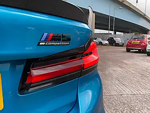 Used 2018 BMW M5 Blue - Interior and Exterior details 9