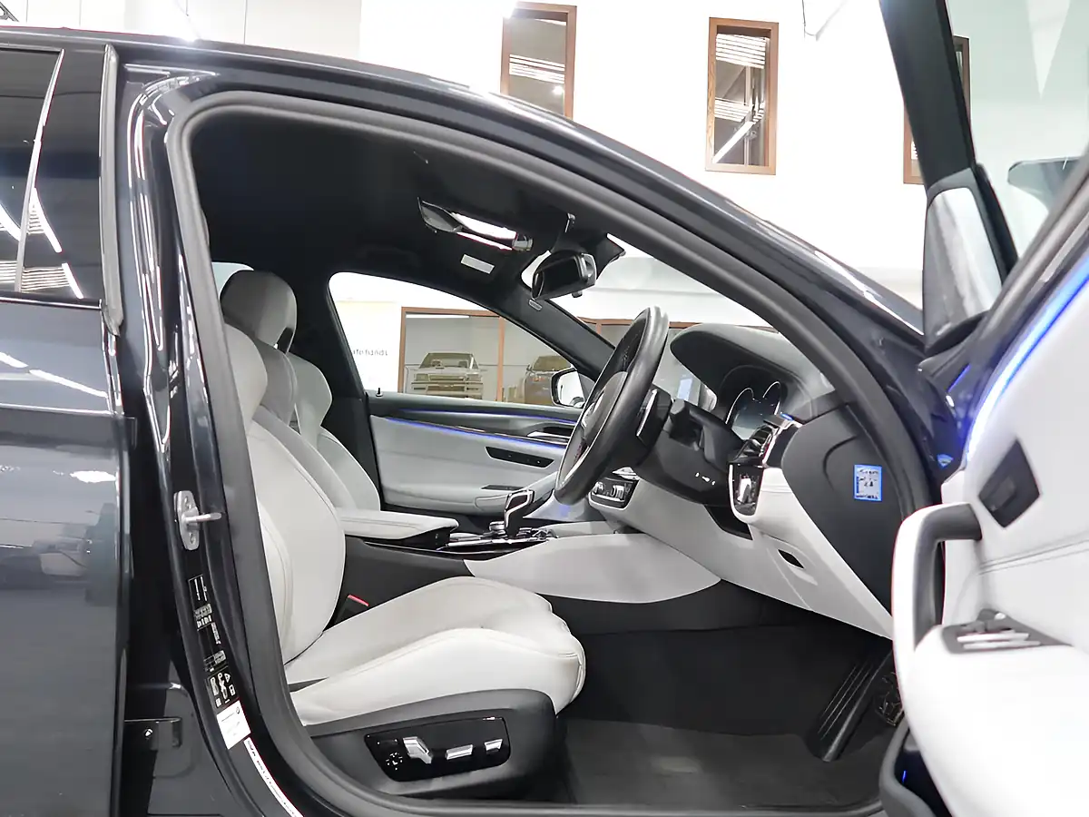 Used 2018 BMW M5 Grey - Interior and Exterior details 18