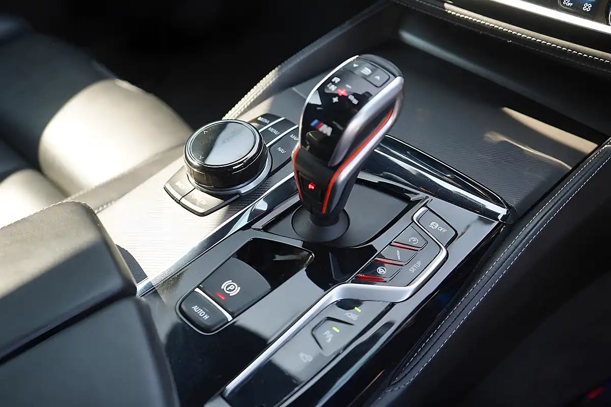 Used 2018 BMW M5 Marina Bay Blue - Interior and Exterior details 14
