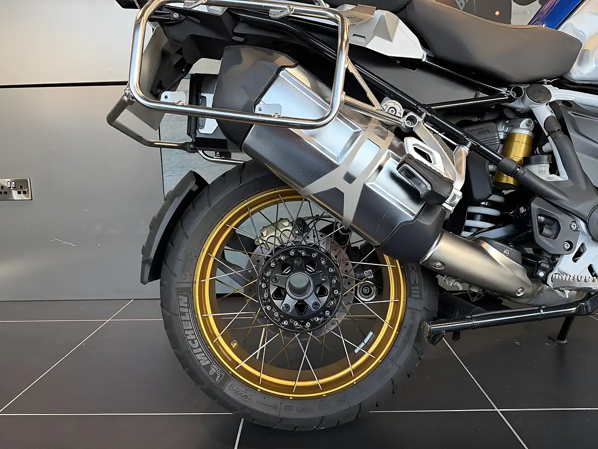 Used 2018 BMW R1250gs Adv Te Blue and White - Interior and Exterior details 2