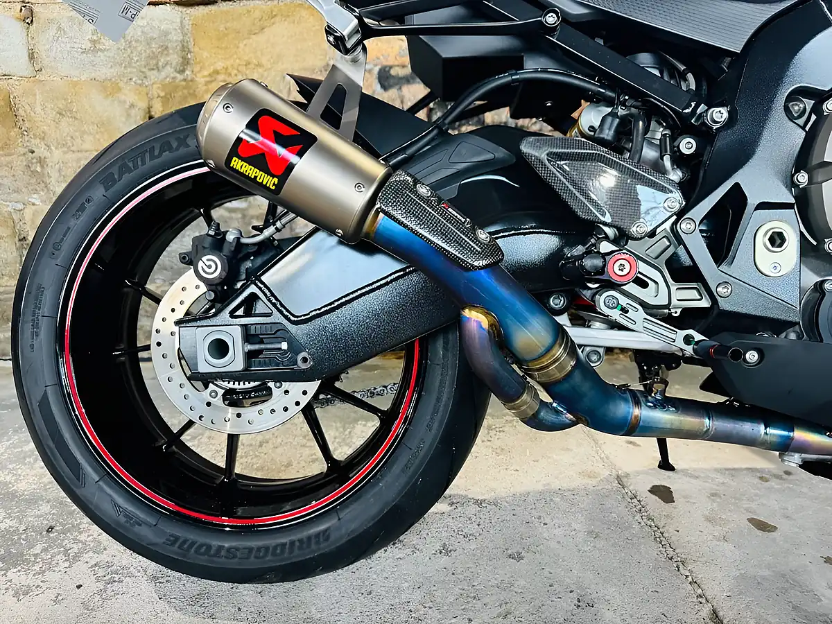 Used 2018 BMW S 1000 Rr Sport Black - Interior and Exterior details 9