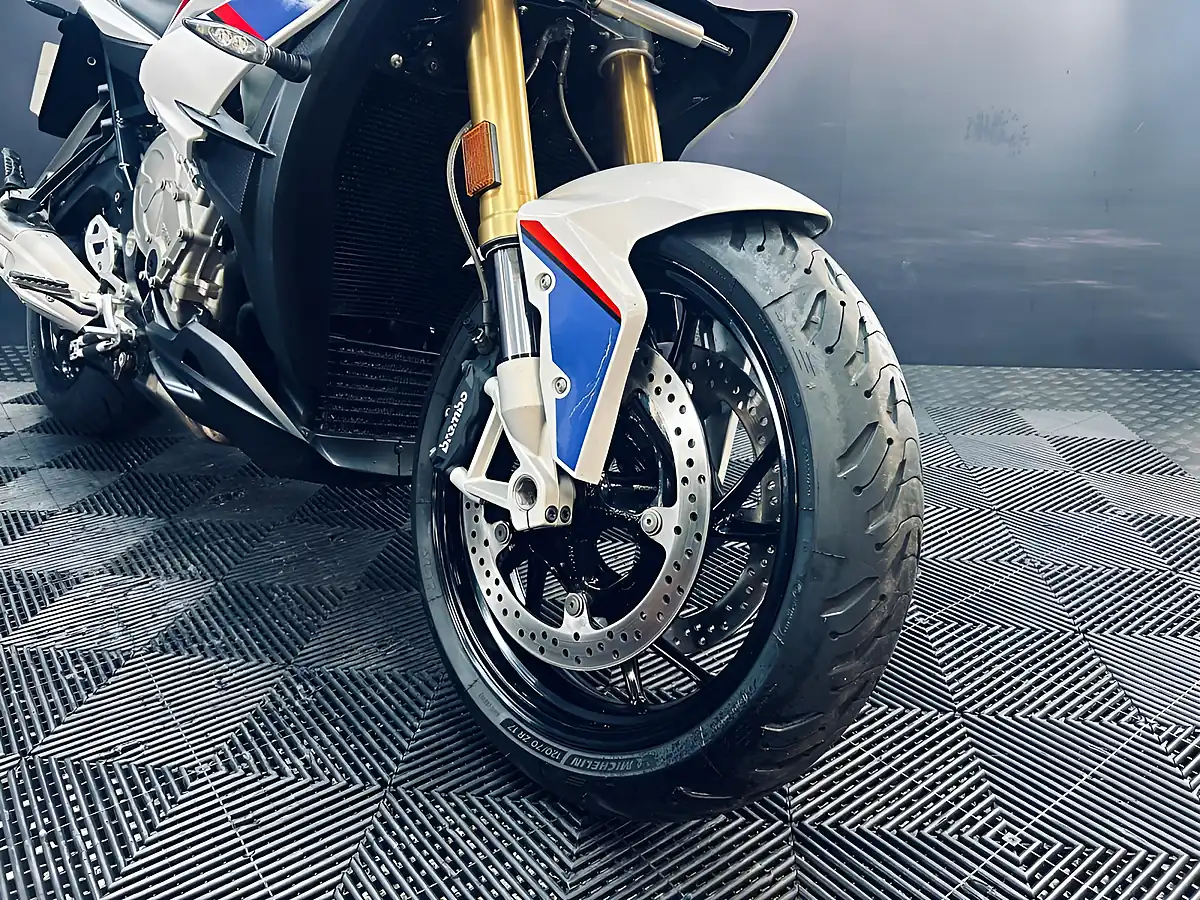 Used 2018 BMW S 1000 XR Sport Se - Interior and Exterior details 15